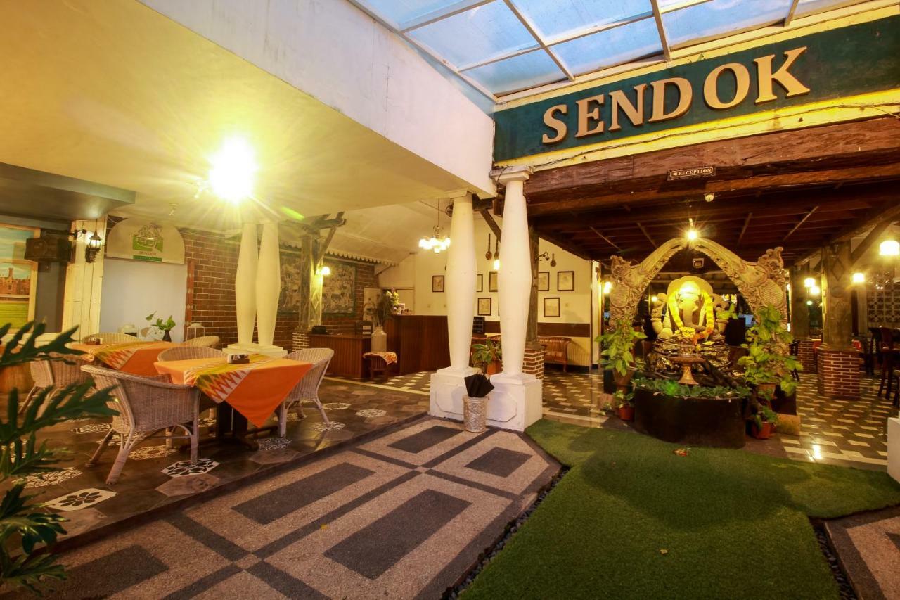 Sendok Hotel Mangsit Extérieur photo